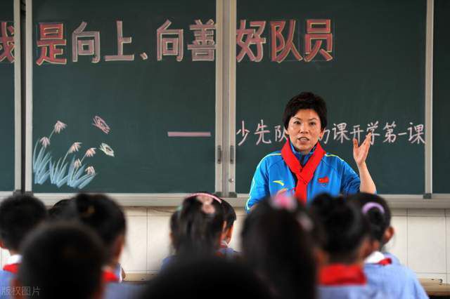 伦敦标准晚报报道，多支英超球队有意富勒姆中场帕利尼亚，而夏窗未能将其签下的拜仁仍有望得到这名葡萄牙国脚。